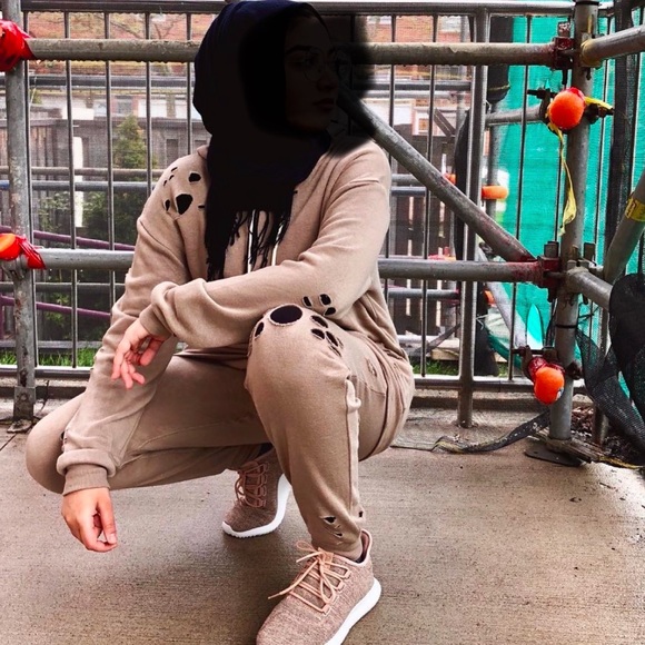 Hoodie with pants - Picture 5 of 5